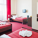 Hotel Mikon Eastgate: Vierbettzimmer